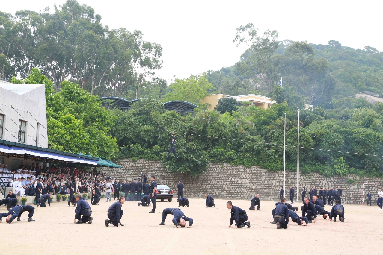 Os intruendos finalistas levaram a cabo exercícios desportivos militares