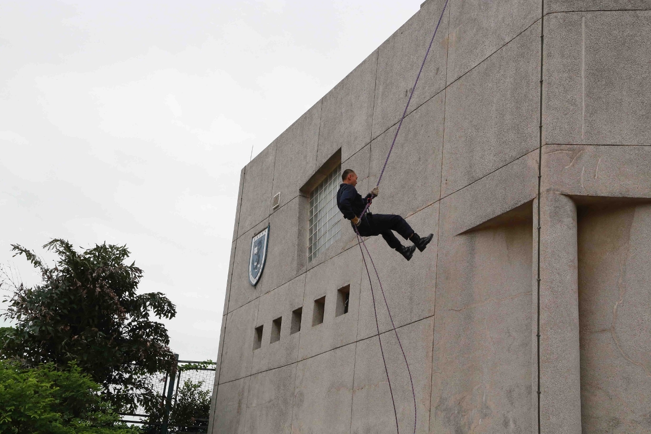 Os intruendos finalistas levaram a cabo exercícios desportivos militares