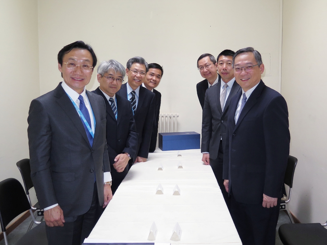 The Government delegation meets with Singapore’s medical officials during the 69th World Health Assembly in Geneva, Switzerland