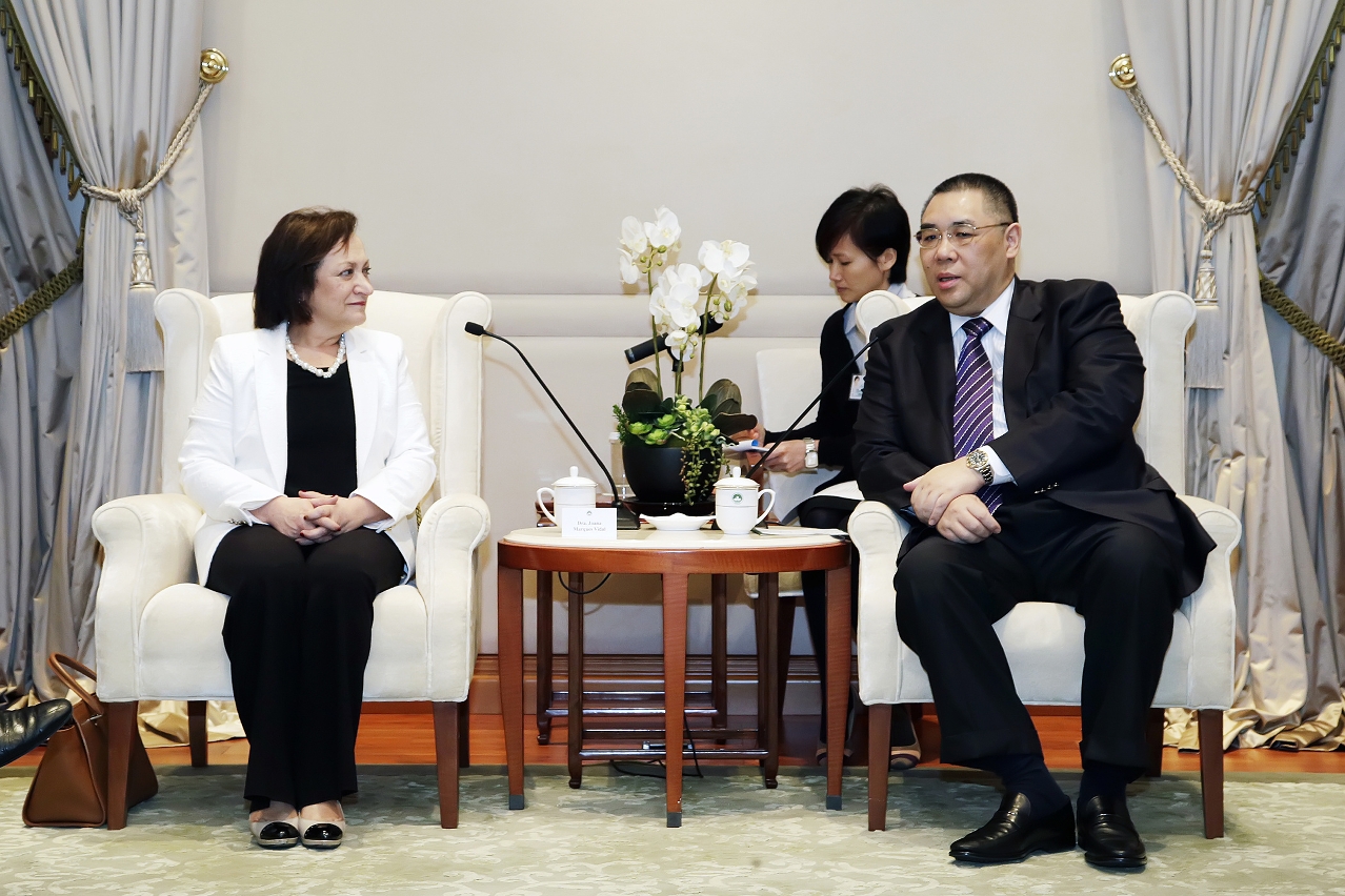 Encontro entre Chefe do Executivo, Chui Sai On, e Procuradora-geral da República Portuguesa, Joana Marques Vidal