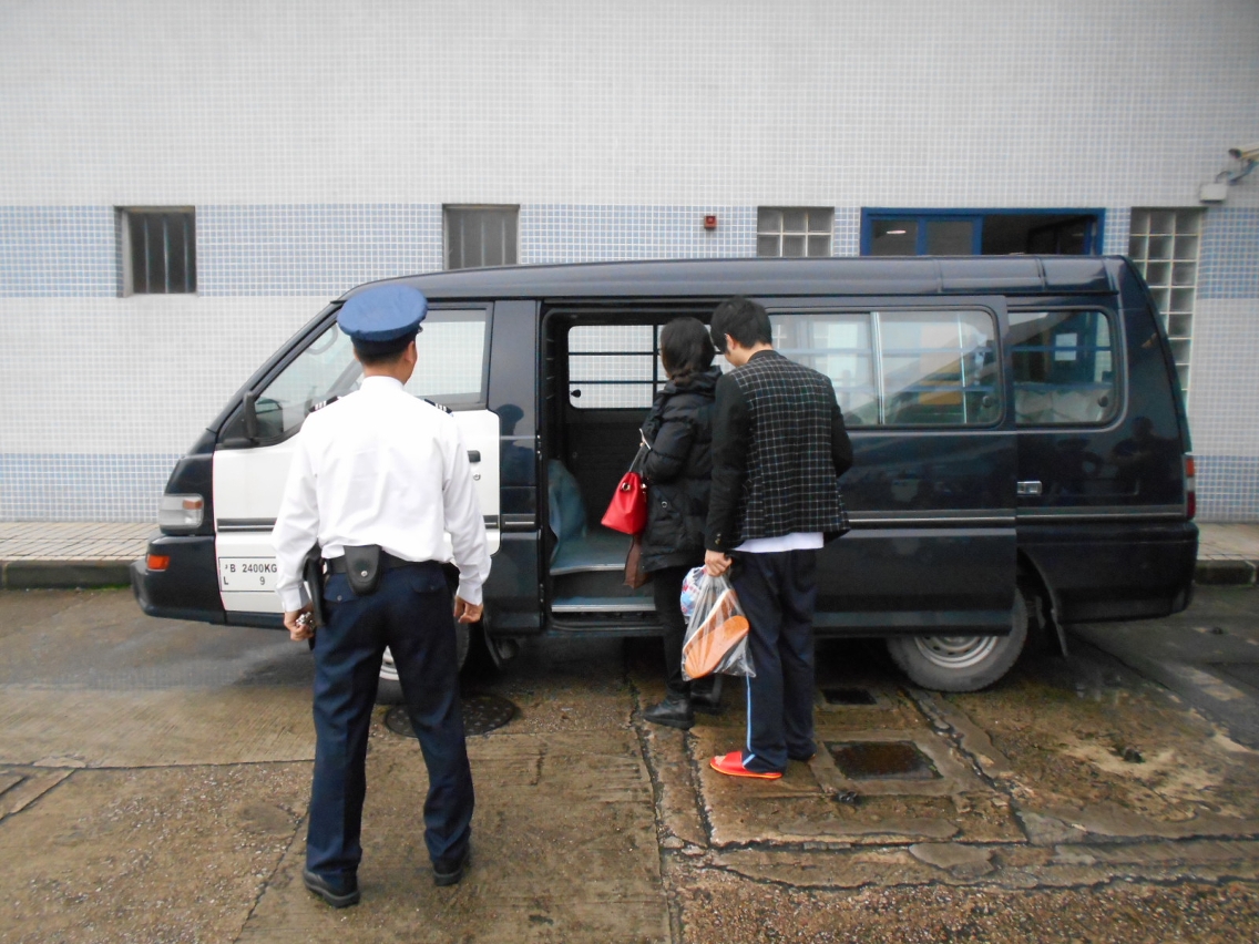 涉案男女移送司法機關