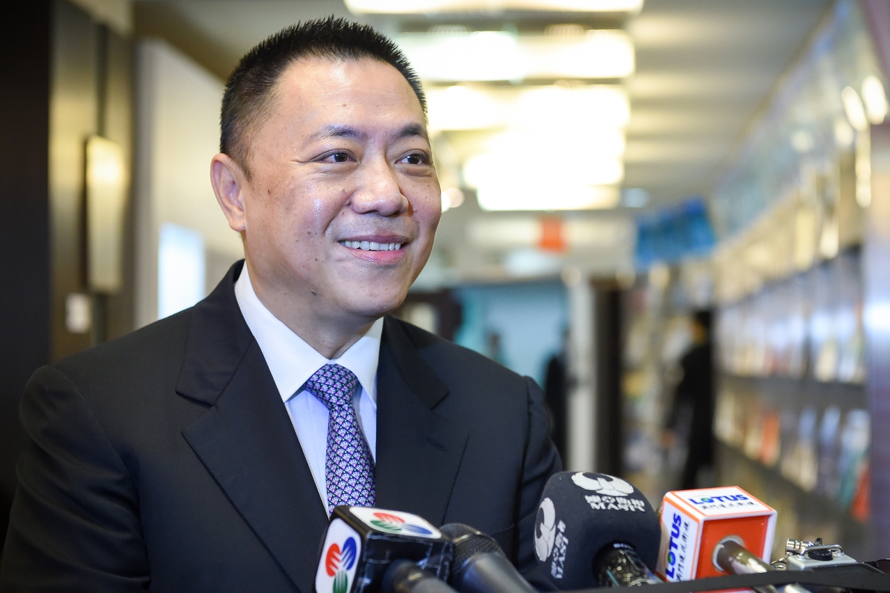 經濟財政司司長梁維特接受傳媒訪問