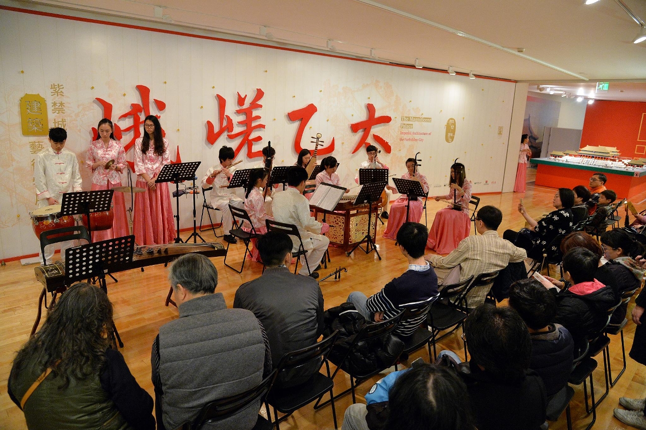 澳門演藝學院中樂團向觀眾演奏多首樂曲