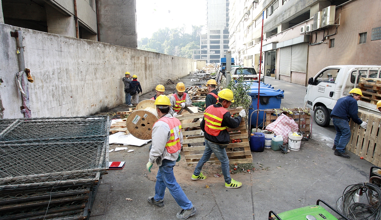 Vedação do aludido terreno