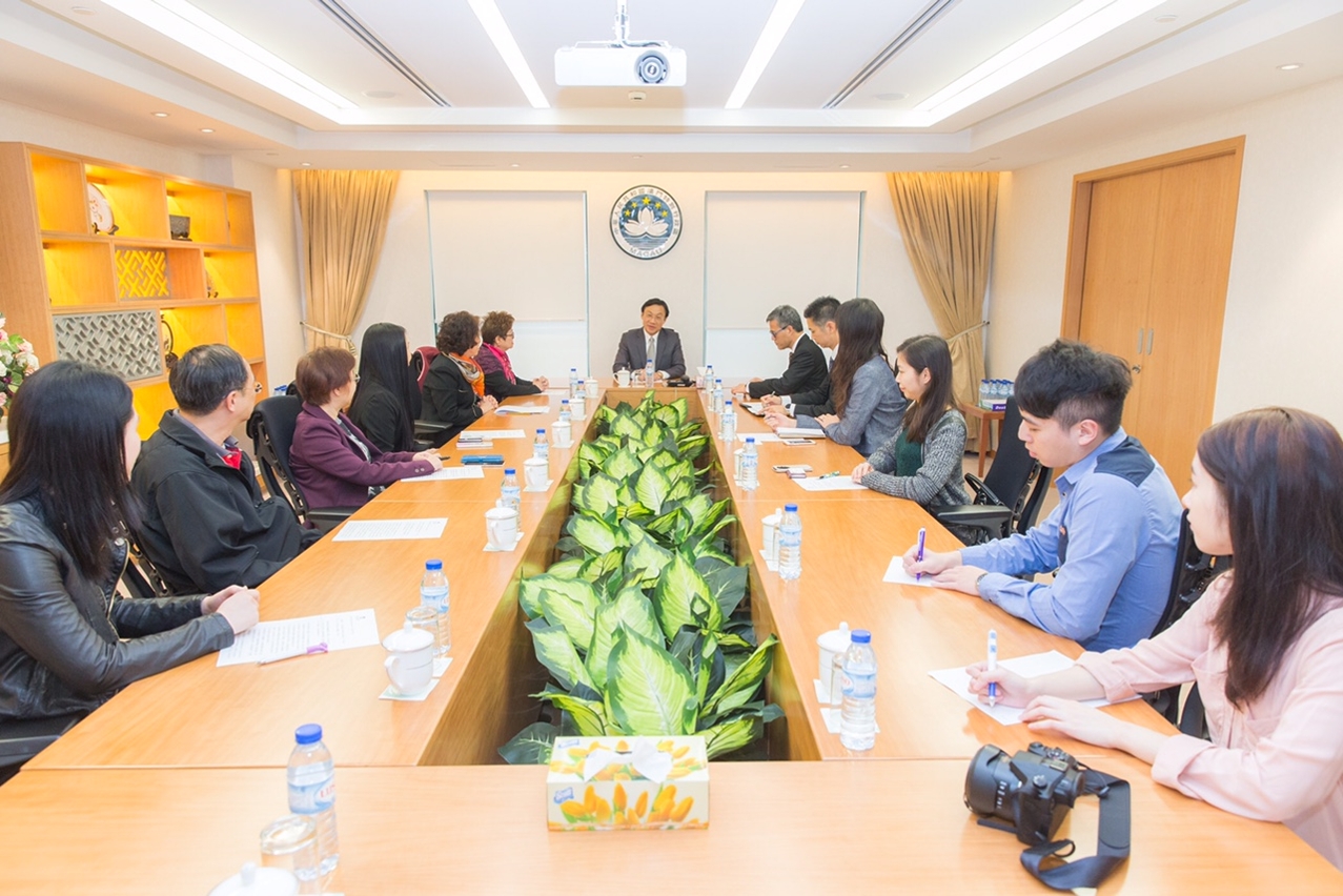 Secretário para os Assuntos Sociais e Cultura reuniu-se com a Associação do Pessoal de Enfermagem de Macau
