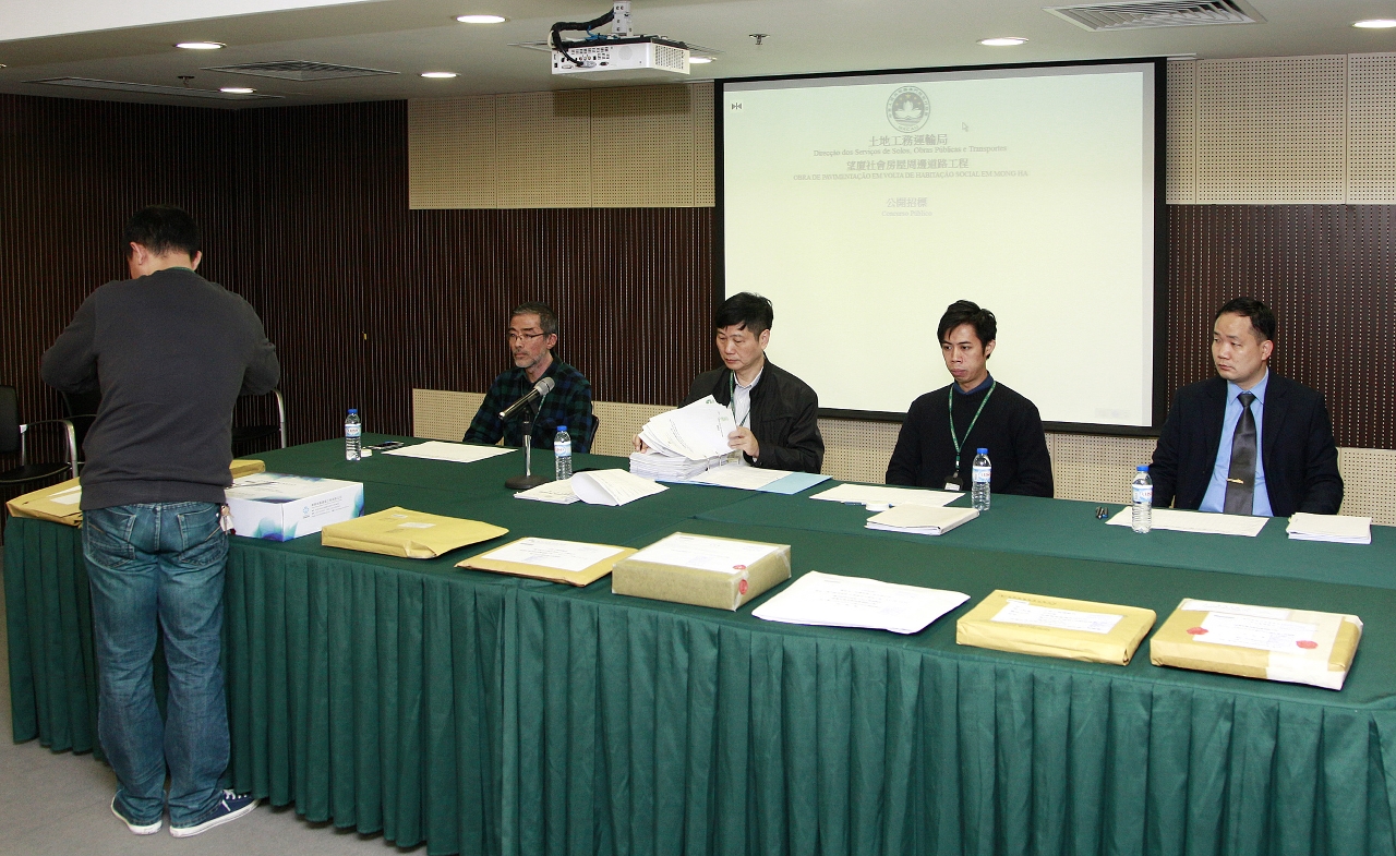 望廈社會房屋周邊道路工程共收到9份標書。