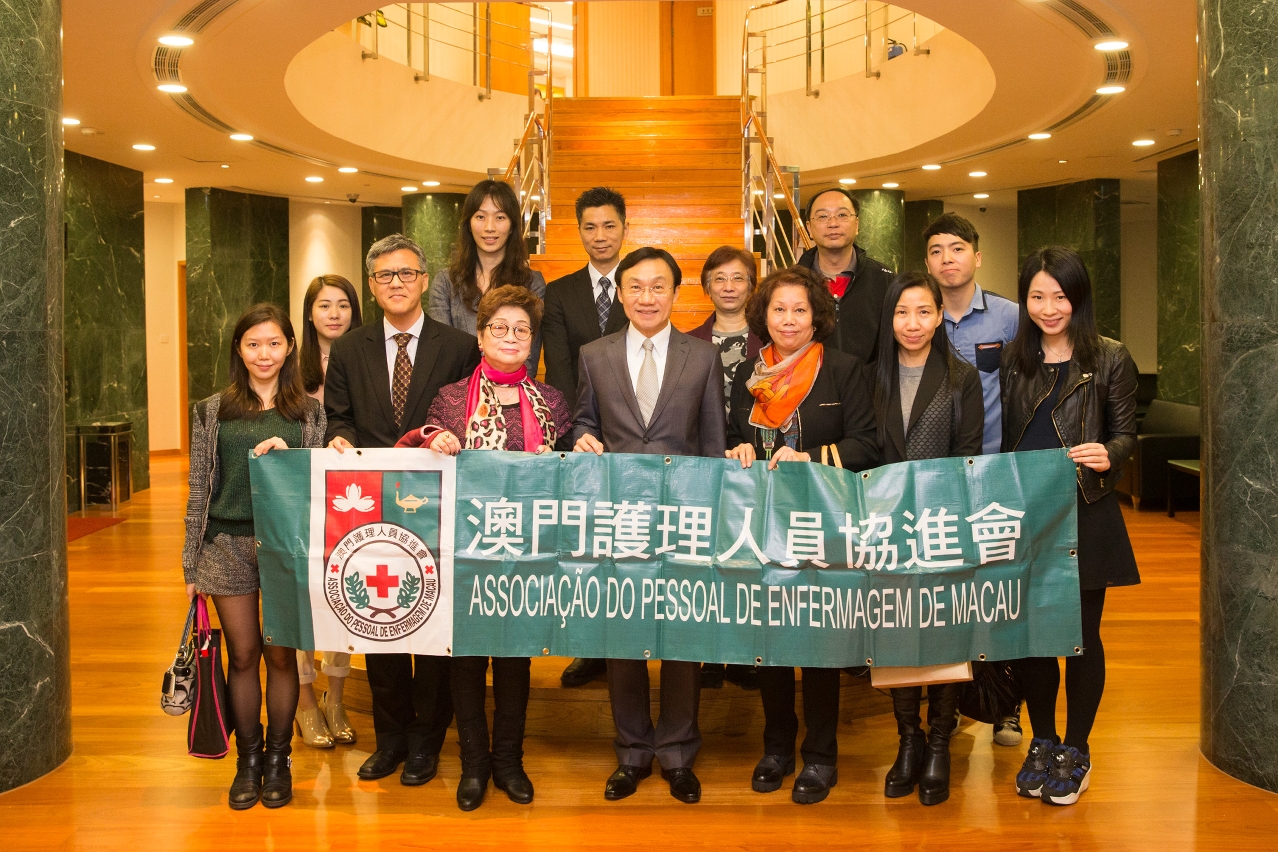 Secretário para os Assuntos Sociais e Cultura reuniu-se com a Associação do Pessoal de Enfermagem de Macau