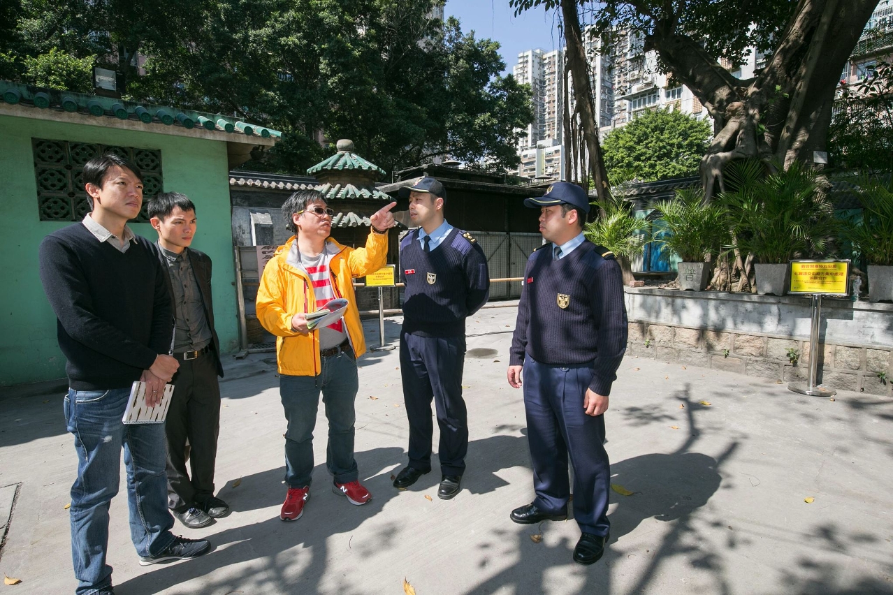 文化局和消防局巡視多個廟宇，落實觀音開庫期間的化寶特別安排