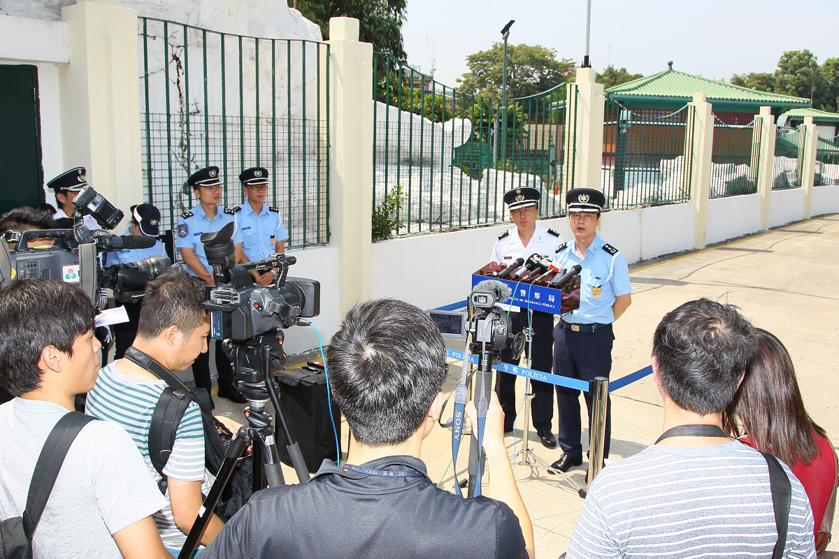 治安警與海關就偷渡活動進行聯合新聞發佈