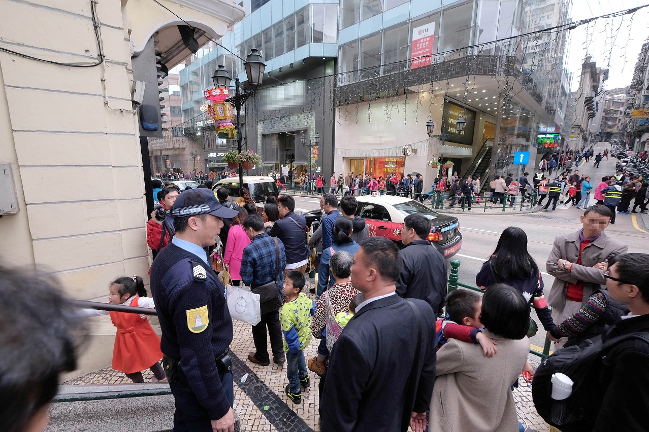 實施人流管制措施 加強秩序管控