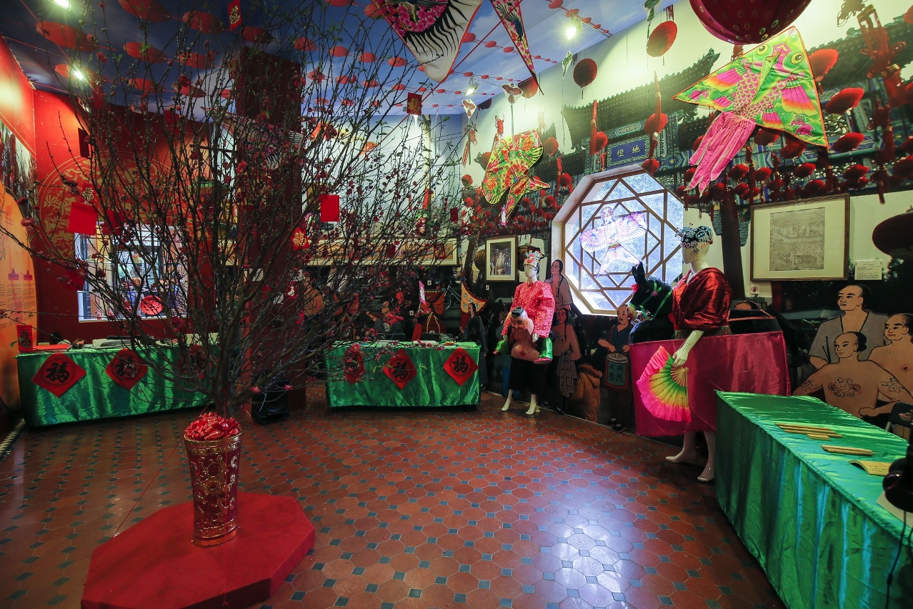 "Encantos da Madeira de Pessegueiro na Celebração do Festival da Primavera - Exposição de Tradições do Ano Novo Lunar nos Municípios de Pequim e Xangai"