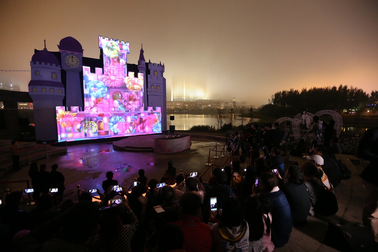 “Cinderella’s Glass Slipper” 3D mapping show brings audience into a dream of fairytale