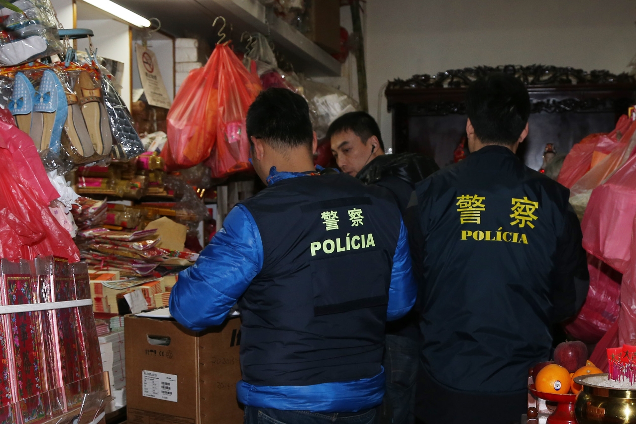 聯合巡查本澳各地點售賣爆竹之店舖