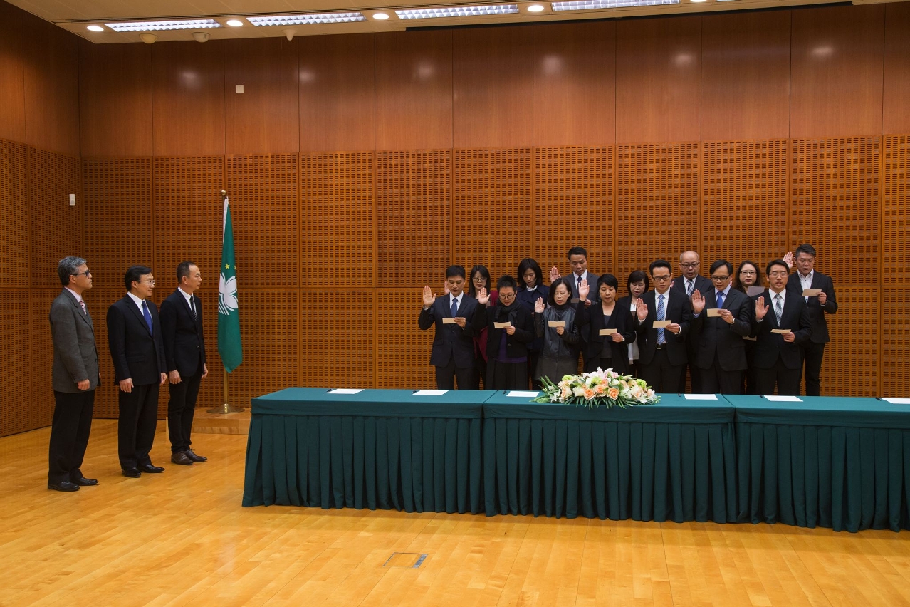 Catorze novos chefes tomaram posse e prestaram juramento.
