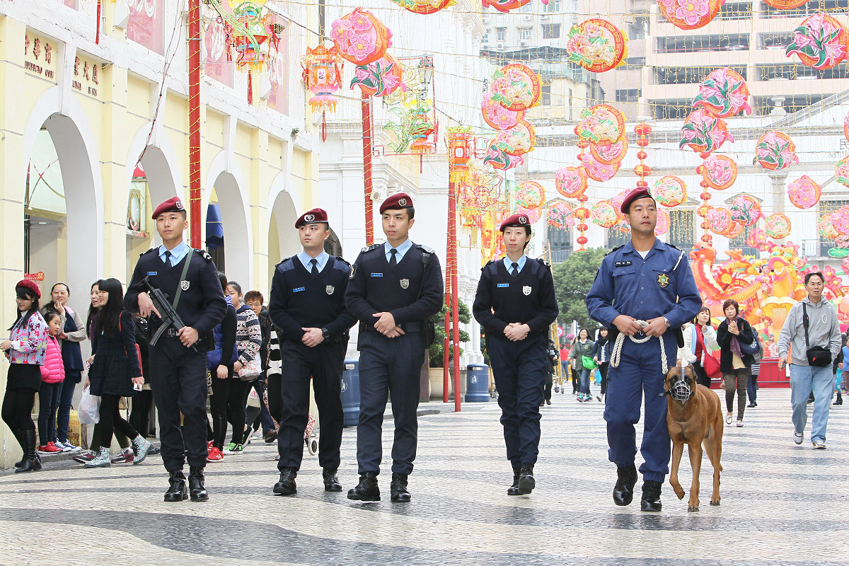 治安警察局特警隊加強市面巡邏