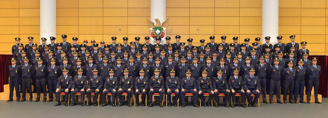 Fotografia conjunto dos elementos promovidos a subchefe e agentes louvados