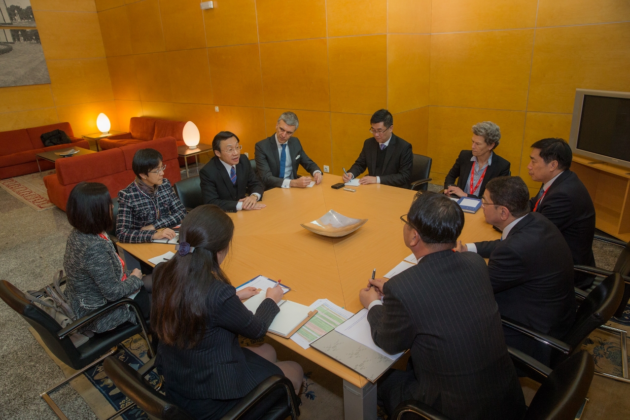 Encontro do Secretário para os Assuntos Sociais e Cultura, Doutor Alexis Tam com o Secretário- geral da Organização Mundial do Turismo, Taleb Rifai, em Madrid