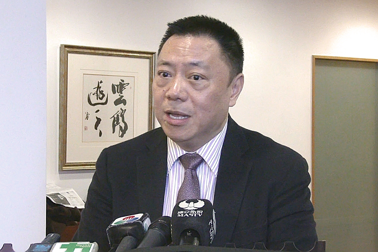 經濟財政司司長梁維特接受傳媒訪問