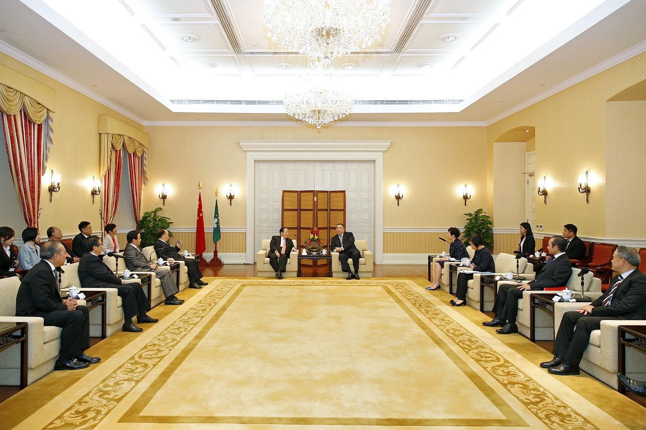 Encontro entre o Chefe do Executivo, Chui Sai On, e representantes da Associação dos Conterrâneos de Chio Chao de Macau