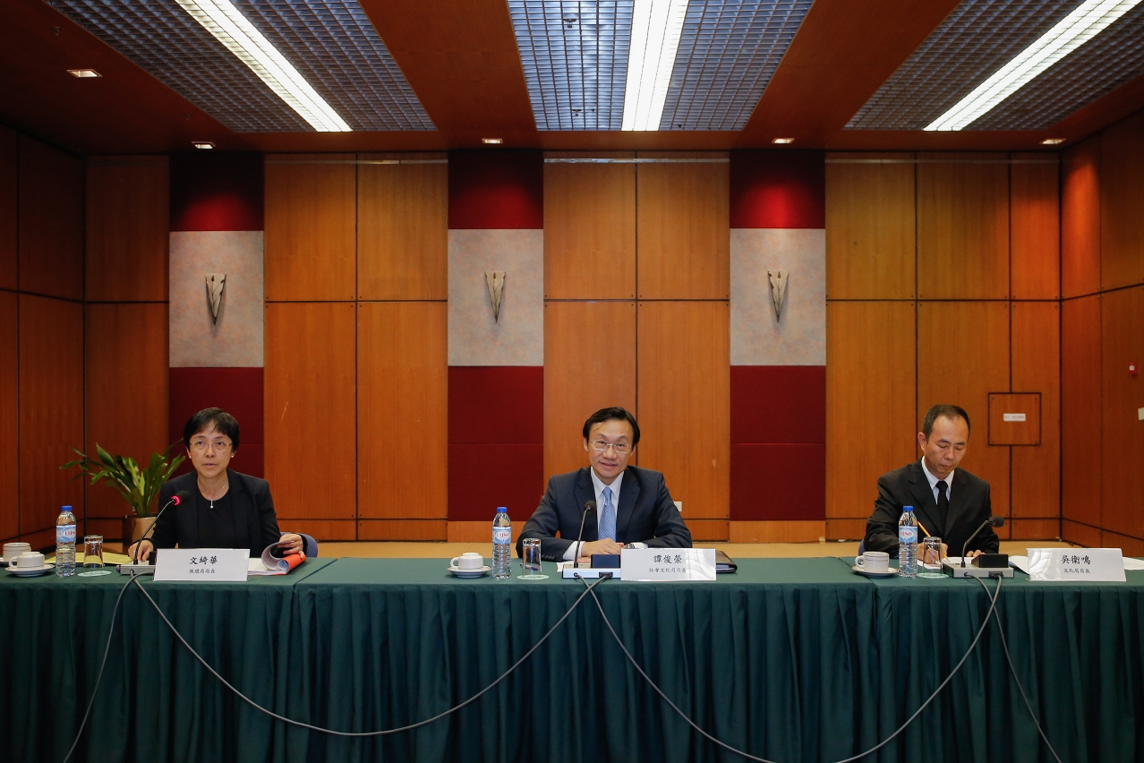 譚俊榮司長主持優化旅遊指示標識系統及旅遊環境跨部門工作會議