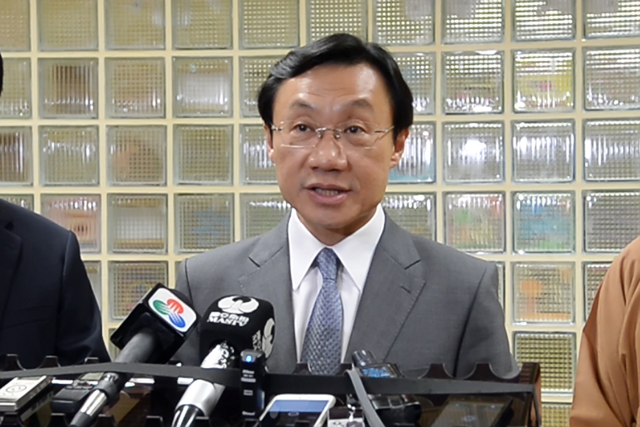 社會文化司司長譚俊榮接受訪問