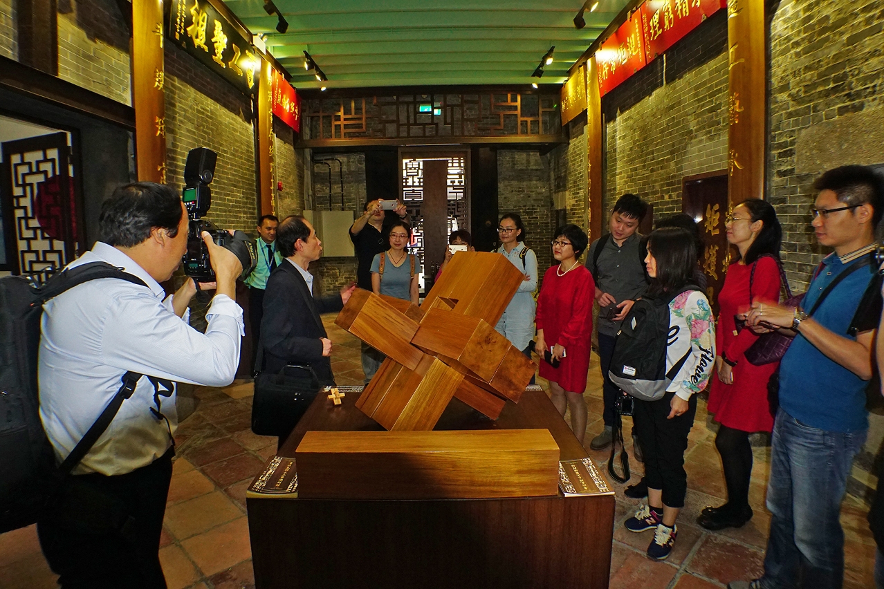 Media visit Woodcraft Works of Master Lu Ban Exhibition Room