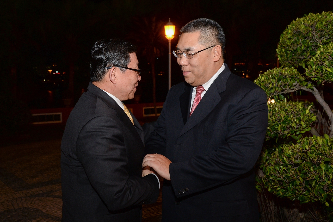 Chui Sai On recebe o presidente da Associação para as Relações entre as Duas Margens do Estreito, Chen Deming