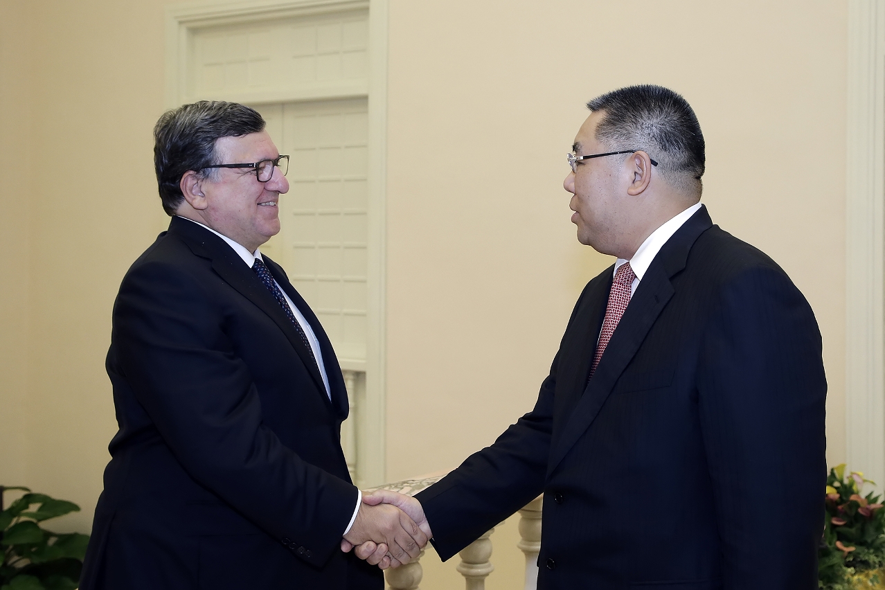 Chefe do Executivo tem encontro com Durão Barroso