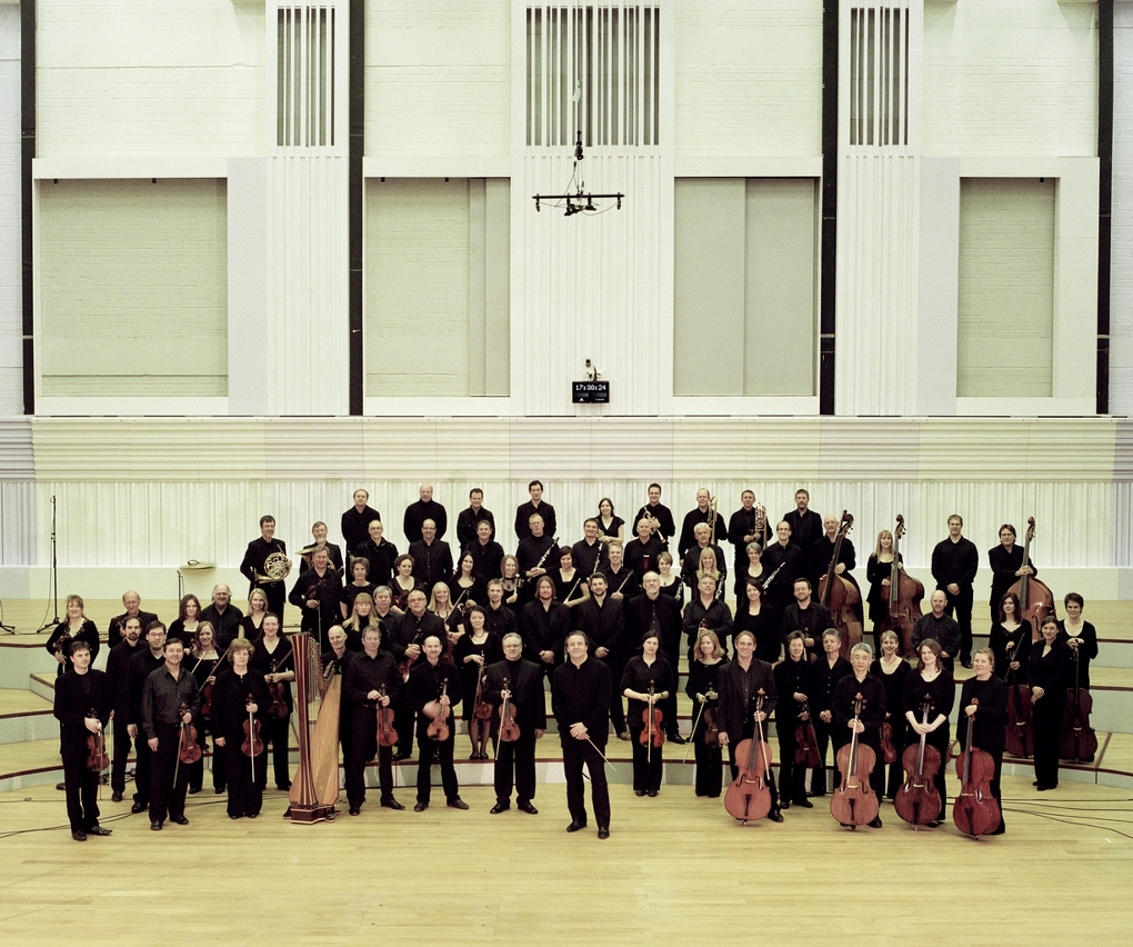 A Filarmónica da BBC e o violoncelista László Fenyö combinam forças para apresentar o inspirador Concerto para Violoncelo e Orquestra em Mi Menor de Elgar.