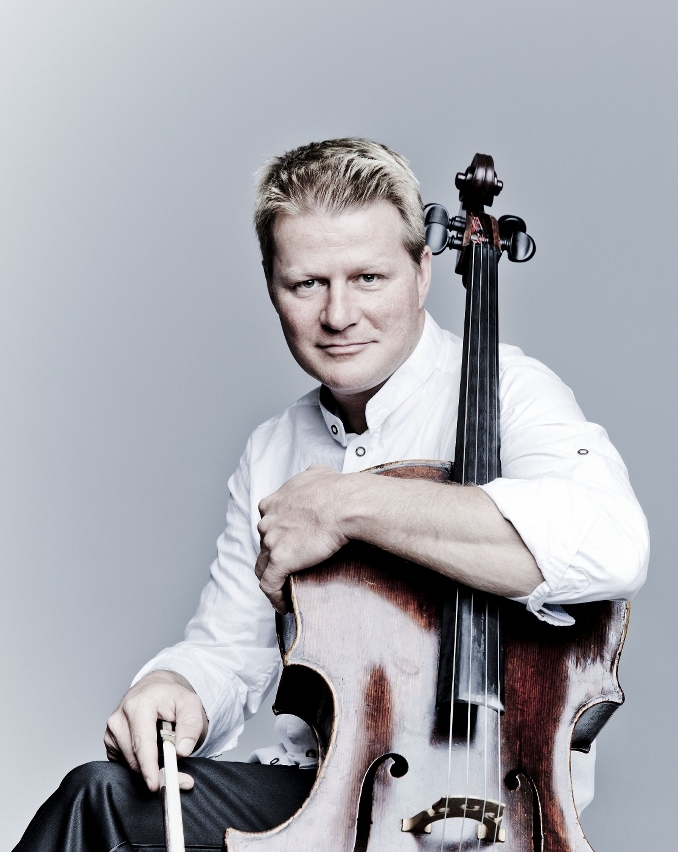 The BBC Philharmonic and cellist László Fenyö combine forces in a performance of Elgar