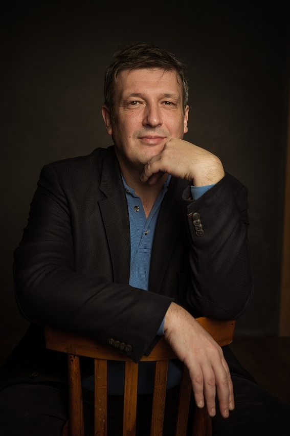 O pianista russo Boris Berezovsky associa-se ao maestro alemão Andreas Delfs na execução do impetuoso Concerto para Piano de Aram Khatchatourian.