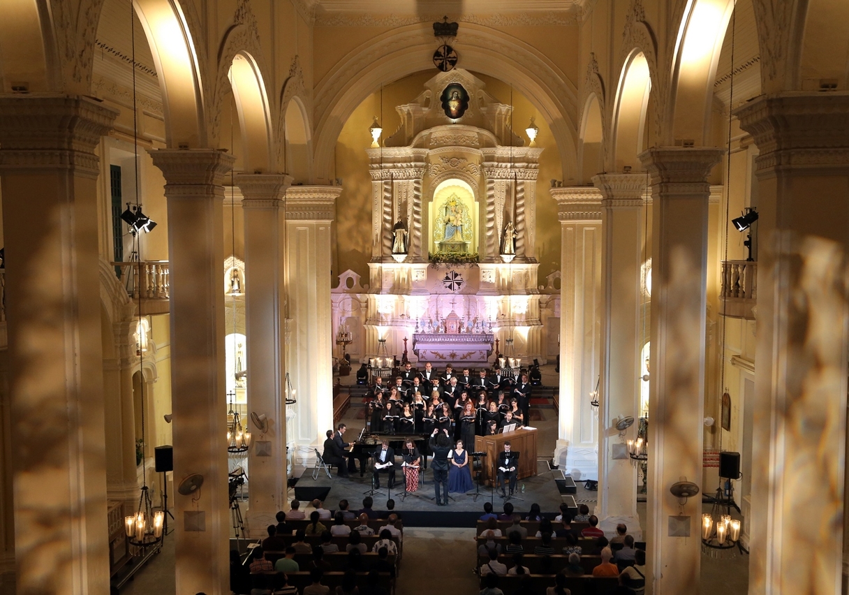 O Coro Lirico Siciliano interpreta diversas obras de compositores italianos