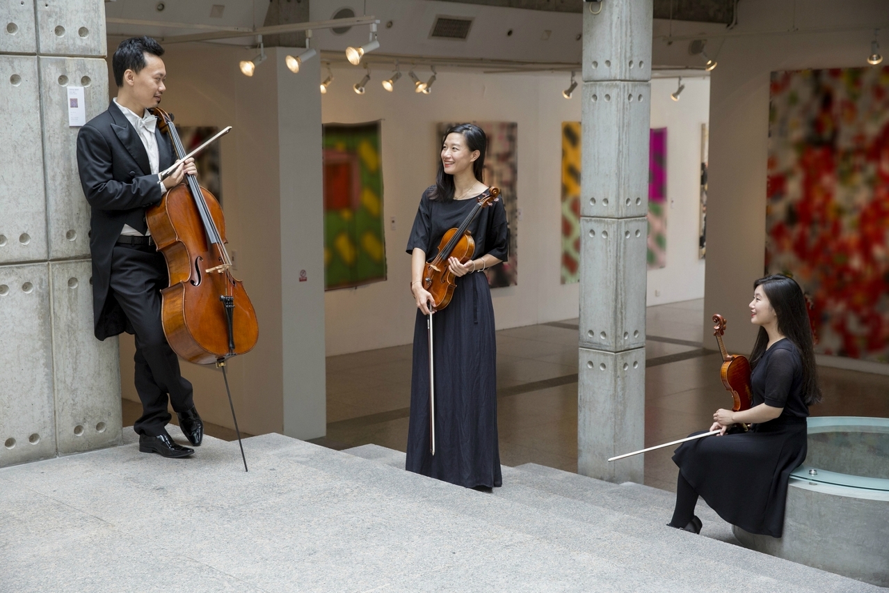 O concerto “Música na Galeria Tap Seac” apresenta peças musicais clássicas seleccionadas para quarteto de cordas.