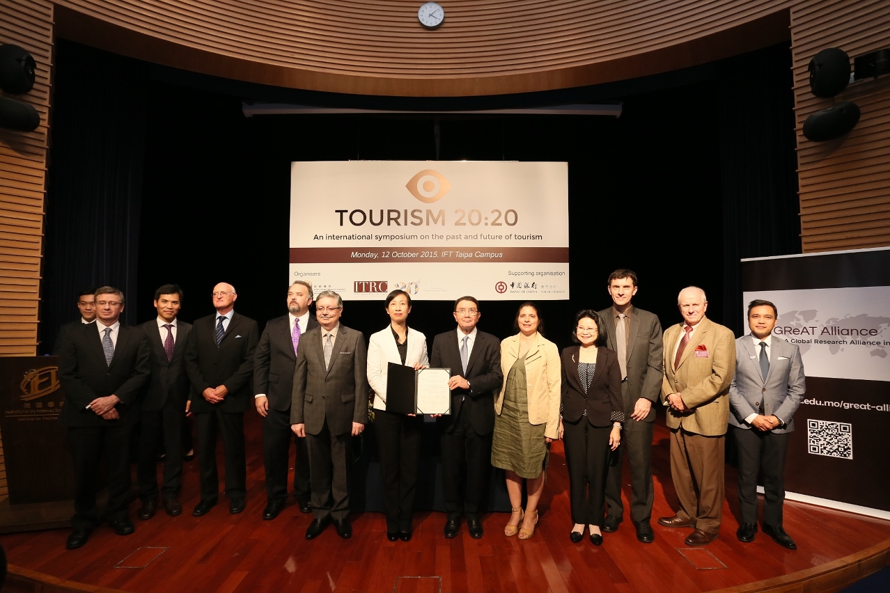 During the TOURISM 20:20 international symposium, the Director of the IFT Tourism Research Centre (ITRC), Professor Leonardo (Don) A.N. Dioko signed a Joint Statement with the founding (working committee) members of the new Global Research Alliance in Tourism (GReAT) coming from 8 renowned tourism research centres and universities in Australia, India, New Zealand, South Africa, Thailand, the United Arab Emirates, the United Kingdom and the United States, witnessed by the UNWTO Secretary General, Dr. Taleb Rifai, and IFT’s President, Dr. Fanny Vong.