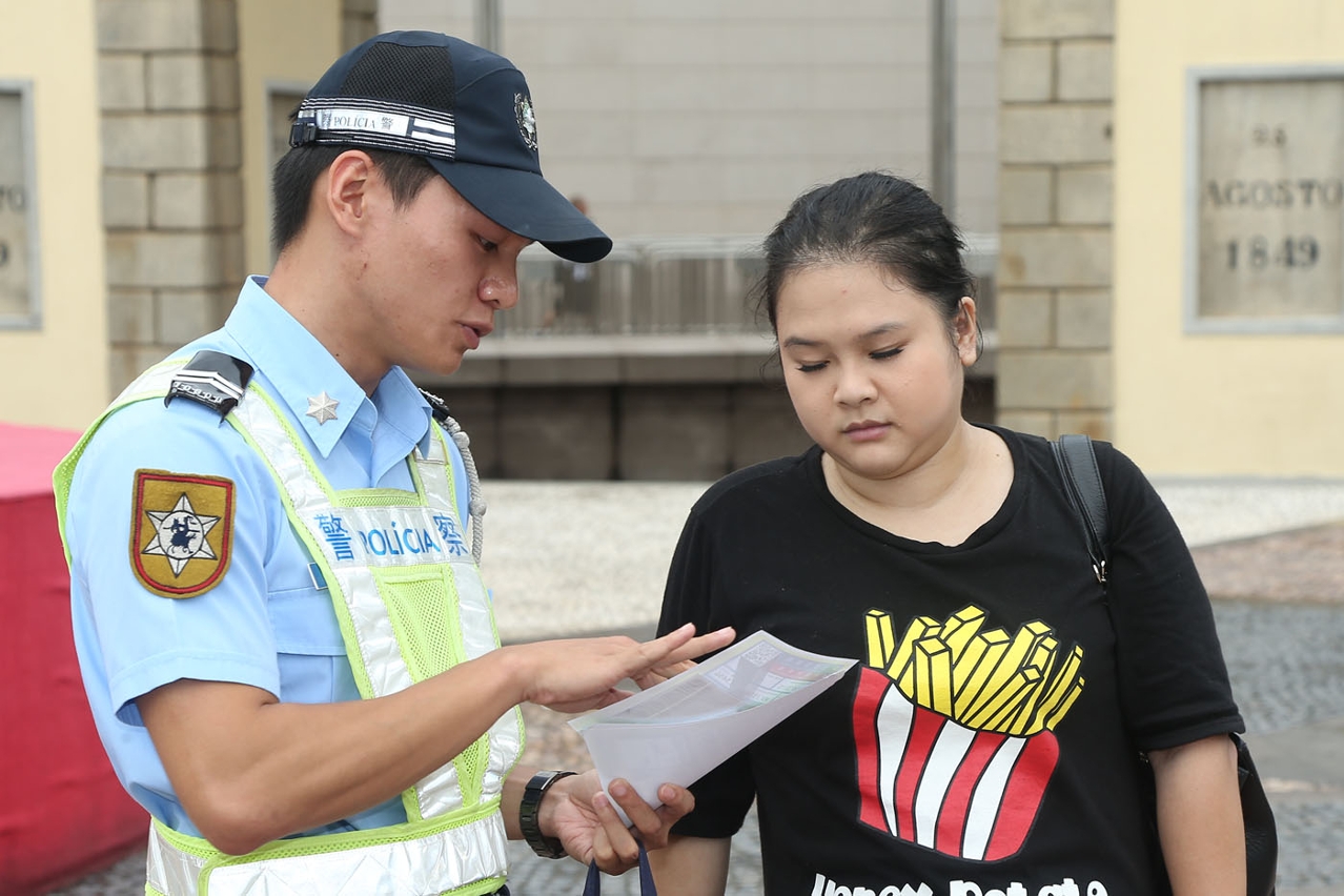 治安警展開交通宣傳活動