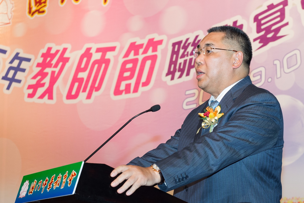 Chief Executive, Mr Chui Sai On, said today that the Government would continue to put more resources into education so as to sustain the city’s new phase development.