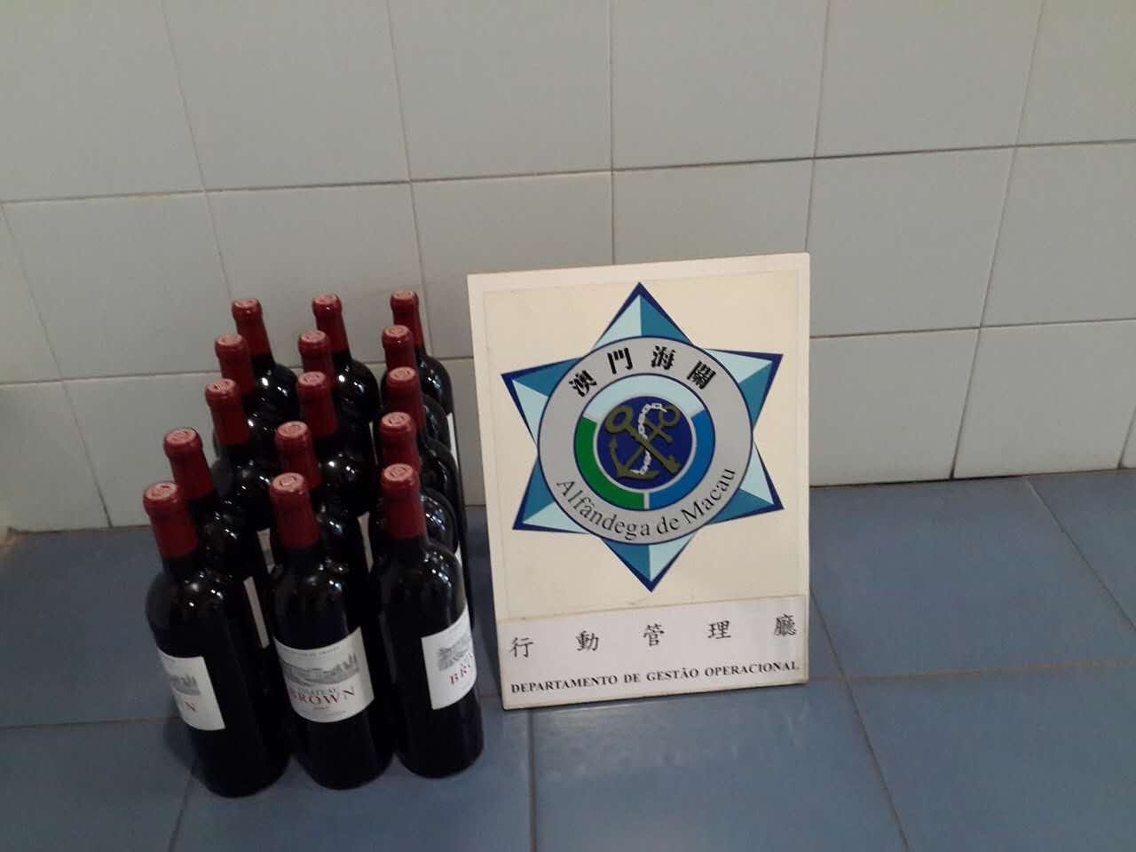 海關在內港緝獲一宗走私洋酒、紅酒出境案