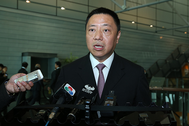 經濟財政司司長梁維特接受傳媒訪問