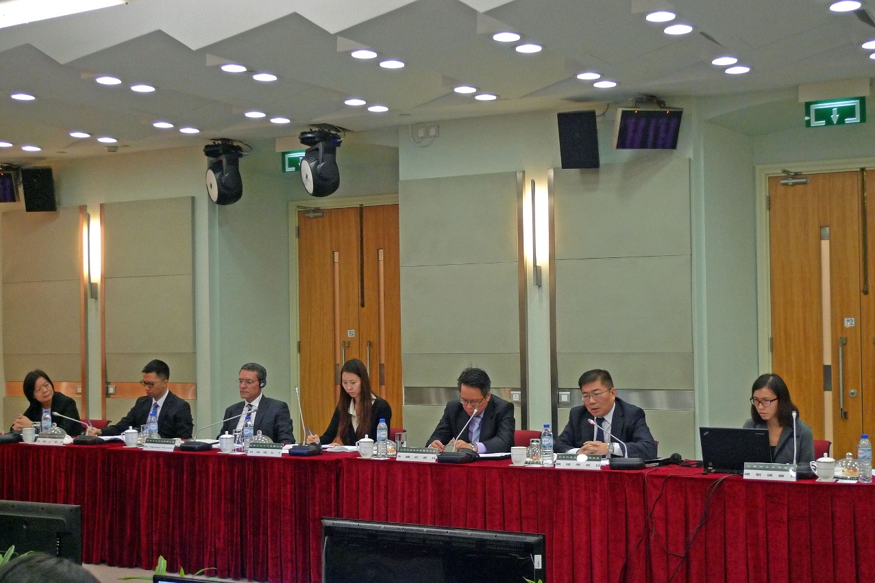 Apresentação do projecto de reforma do mecanismo de centralização da coordenação da produção legislativa pelos representantes dos serviços de justiça