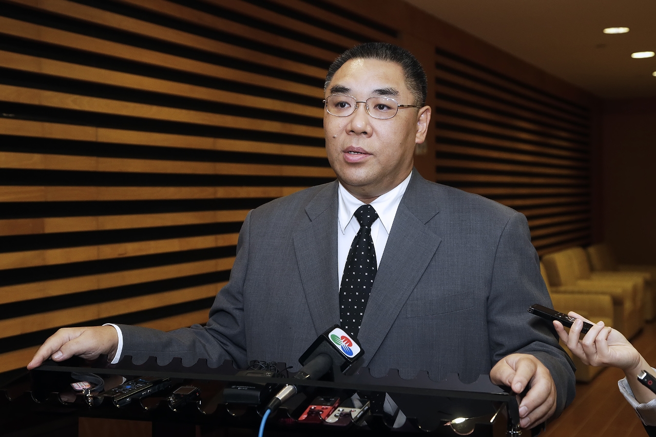 Chief Executive, Mr Chui Sai On, meets the press.