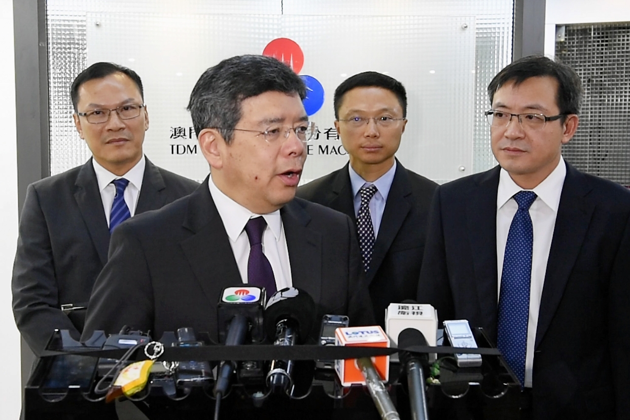 Secretary for Transport and Public Works, Mr Raimundo do Rosário, meets the press.