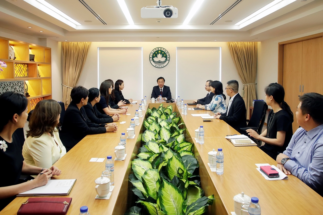 Secretário para os Assuntos Sociais e Cultura teve um encontro com o Zonta Club de Macau