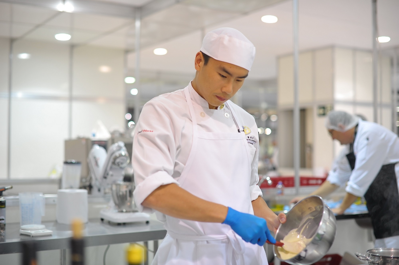 Culinary Arts Management degree programme student - Chou Kit performs well in the competition