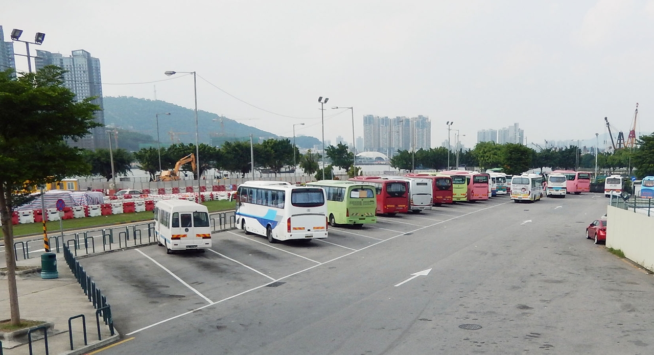 西灣湖景大馬路旅遊巴上落客區月底暫停運作