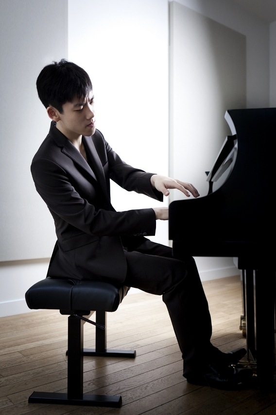 International Chinese rising star Zhang Haochen