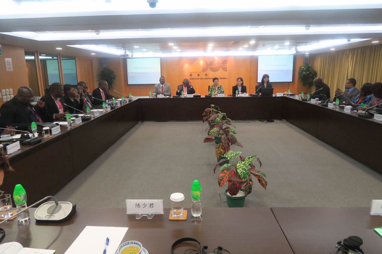 Visita à Direcção dos Serviços de Economia