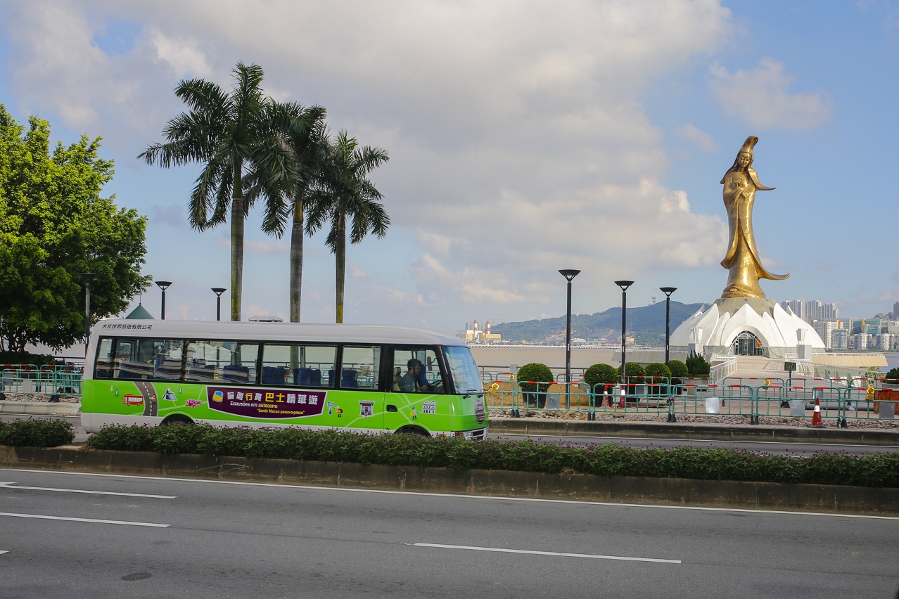 “Step Out, Experience Macau’s Communities” Highlight Tour Bus