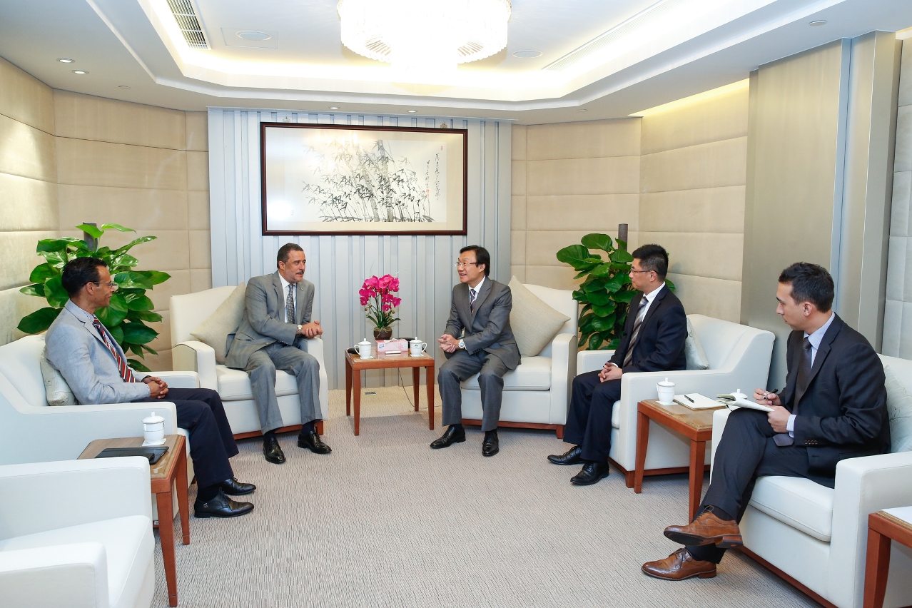 Secretário para os Assuntos Sociais e Cultura teve um encontro com o Embaixador de Cabo Verde na China