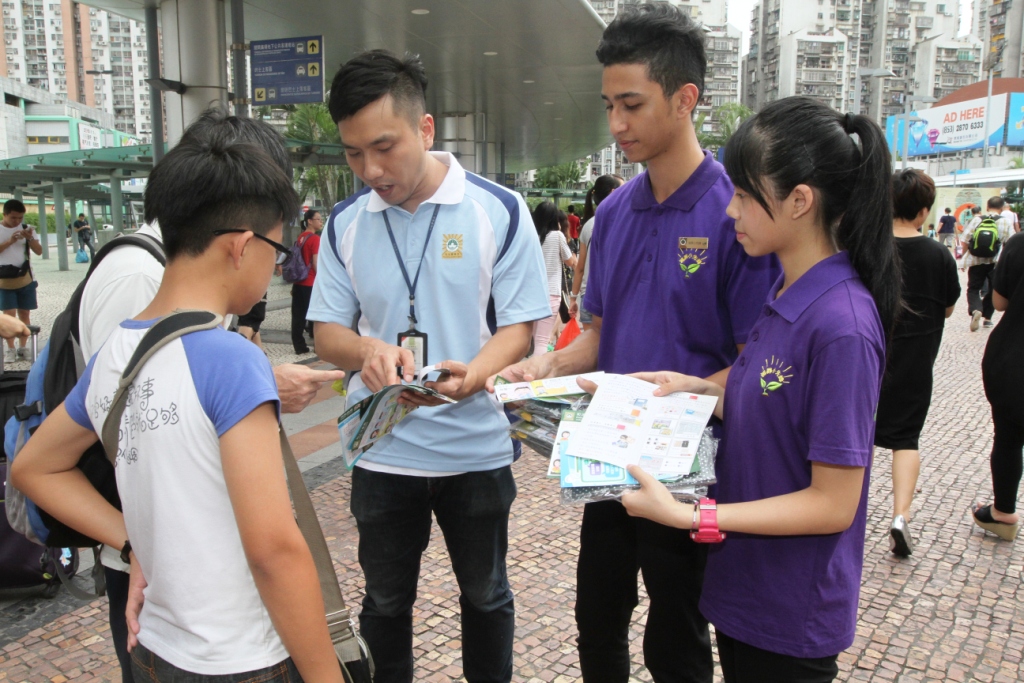 司警局人員向青少年講解毒品犯罪的刑責