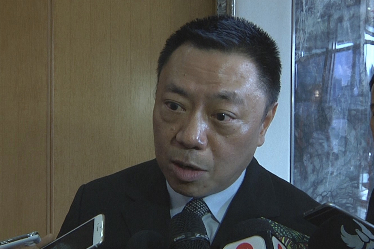 Secretary for Economy and Finance, Mr Leong Vai Tac, meets the press.
